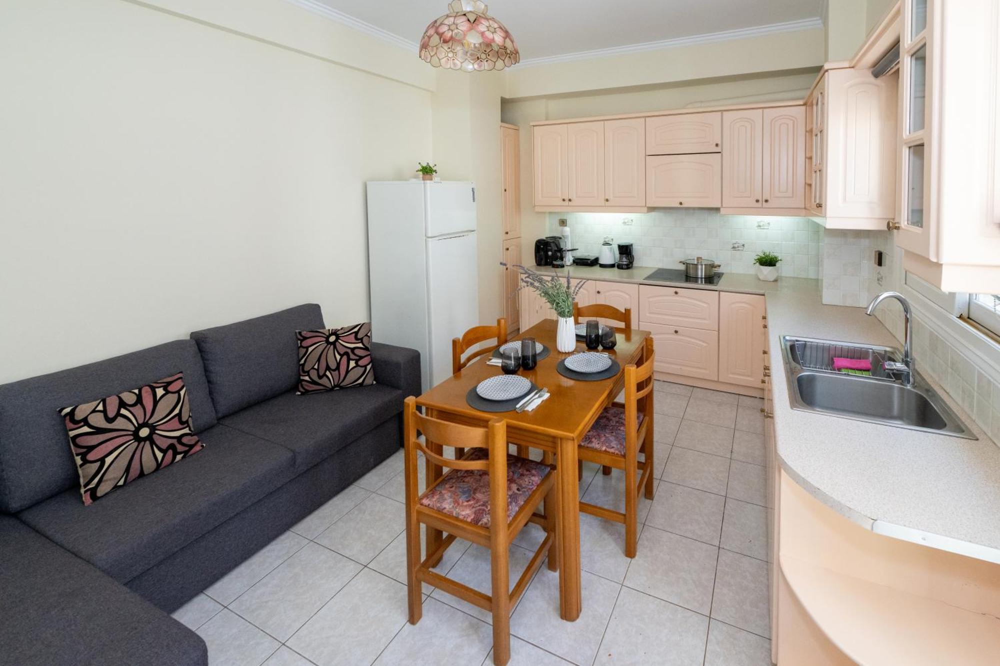 Mando Patrasso - Classical Apartment In The Center Of Patras With Free Parking Exteriér fotografie