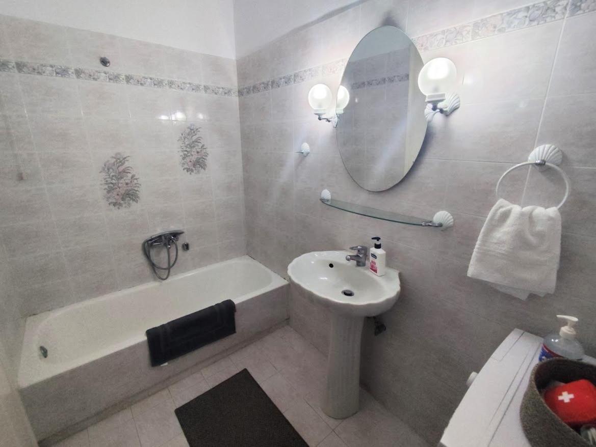 Mando Patrasso - Classical Apartment In The Center Of Patras With Free Parking Exteriér fotografie